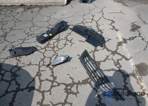 2013 Hyundai Elantra Gls z USA, uszkodzony, nr VIN 5NPDH4AE4DH392016